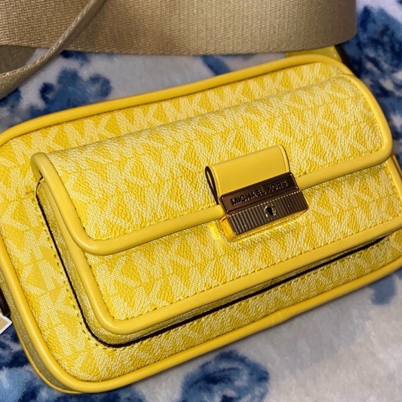 🎈Michael Kors Bradshaw Crossbody Camera Bag - Picture 3 of 10